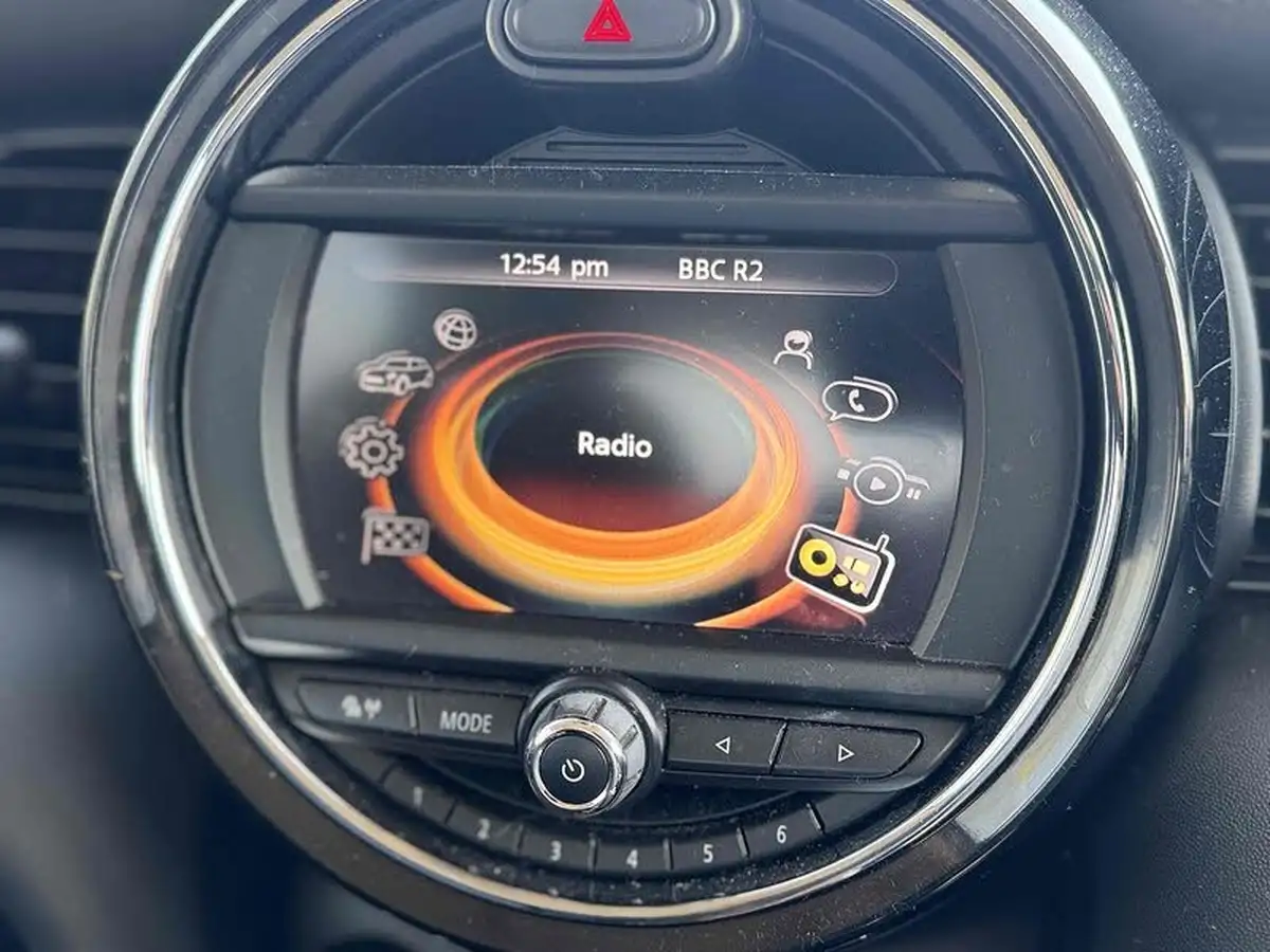 2015-mini-cooper-15-cooper-5d-auto-big-26