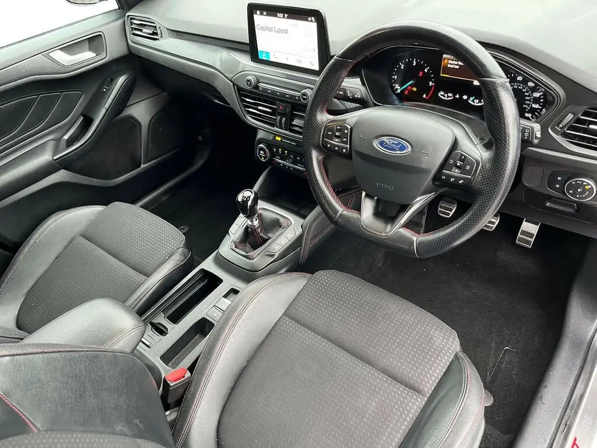 2018-ford-focus-15-st-line-x-hatchback-big-5