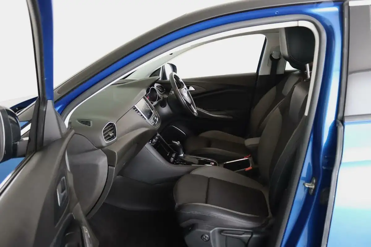 2020-vauxhall-grandland-x-12-sri-nav-auto-big-8