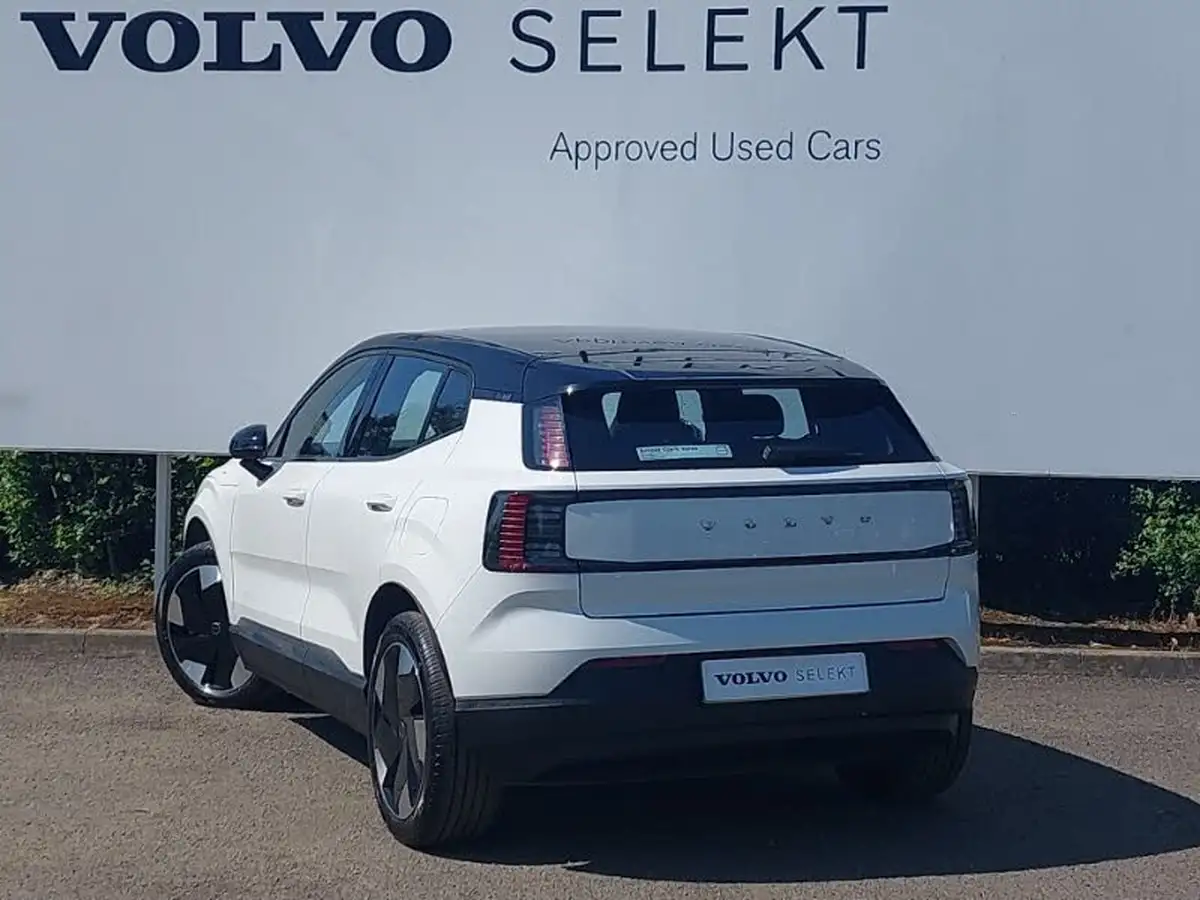 2024-volvo-ex30-e-twin-plus-big-1