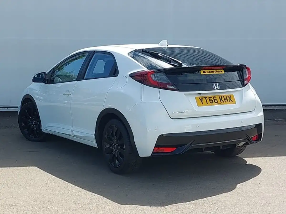 2016-honda-civic-18-i-vtec-se-plus-navi-hatchback-auto-big-1