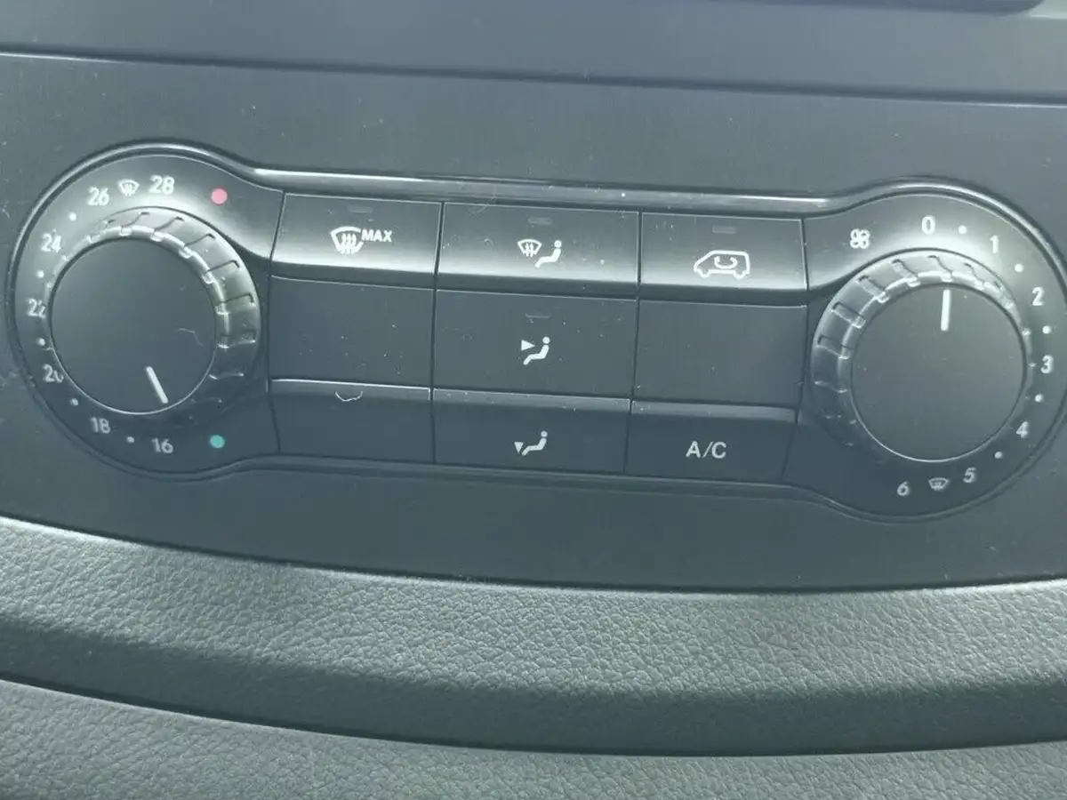2022-mercedes-benz-vito-e-progressive-l2-big-15