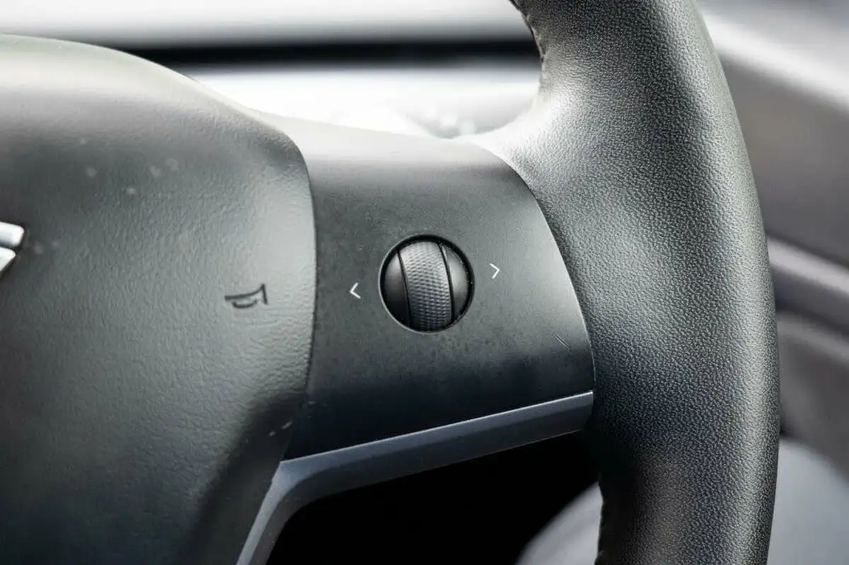 2020-tesla-model-3-e-standard-plus-big-11