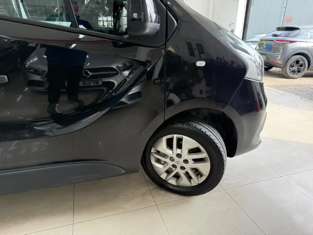 2019-renault-trafic-16dci-sl27-120-sport-nav-e6-panel-van-big-35