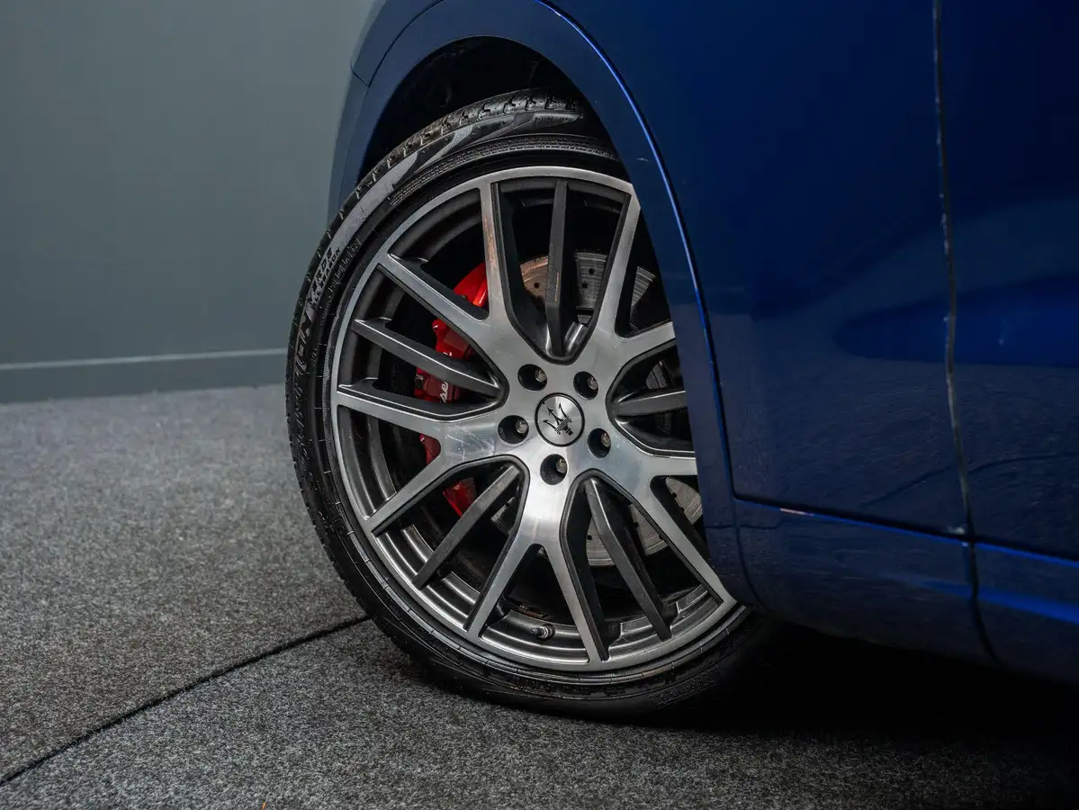 2020-maserati-levante-38-gts-big-12