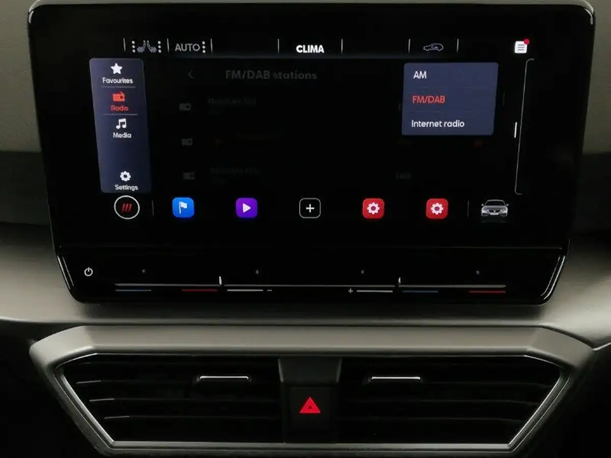 2023-seat-leon-10-etsi-evo-fr-sport-hatchback-big-12