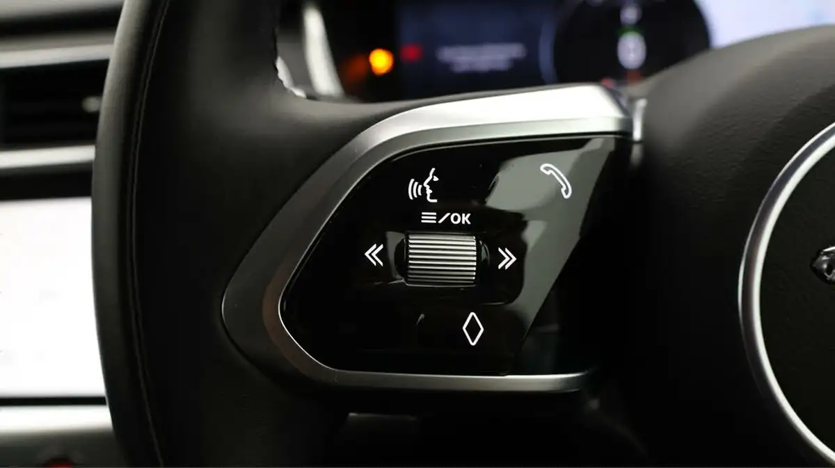 2021-jaguar-i-pace-ev400-hse-big-23