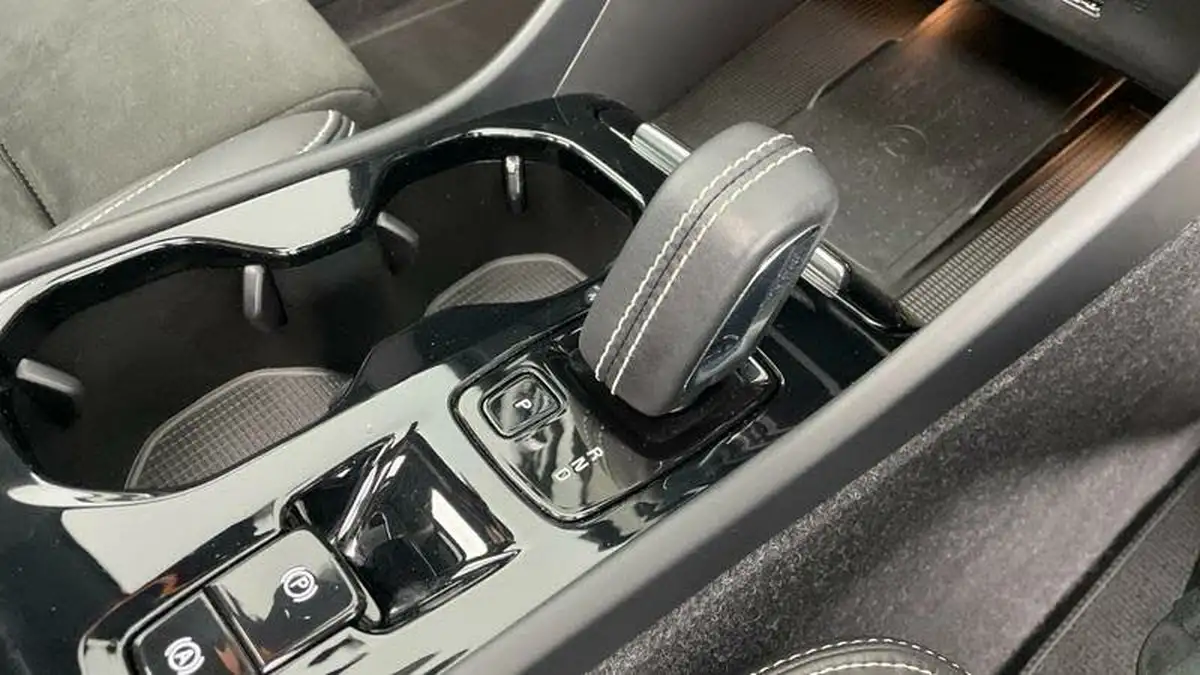 2022-volvo-xc40-15-t5-r-design-pro-big-24