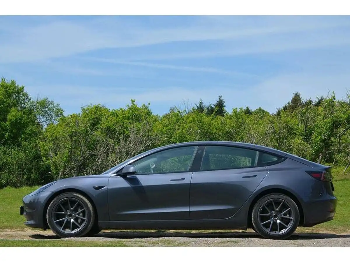 2021-tesla-model-3-e-long-range-4x4-big-12