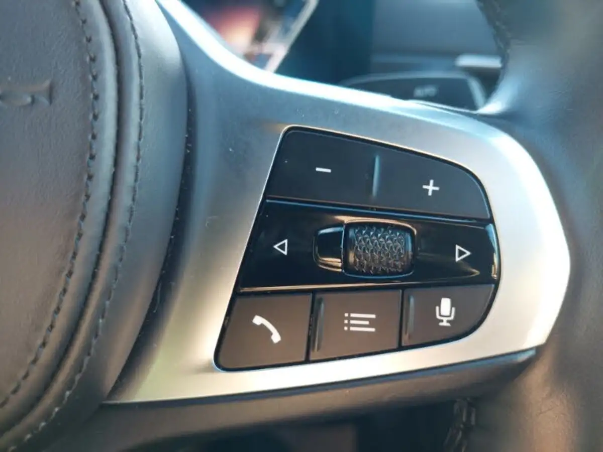 2023-bmw-i4-e-edrive35-m-sport-big-15