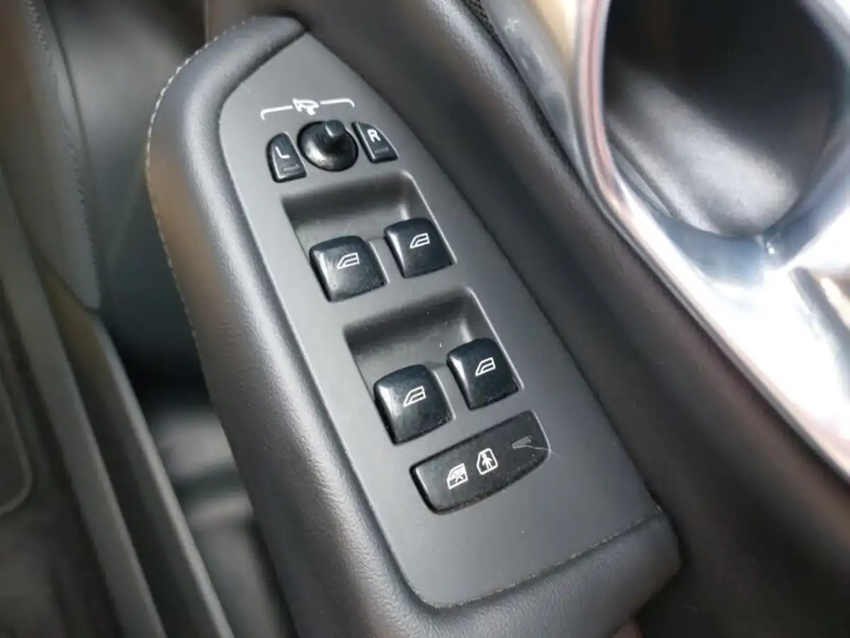 2022-volvo-xc90-20-b5-core-big-11