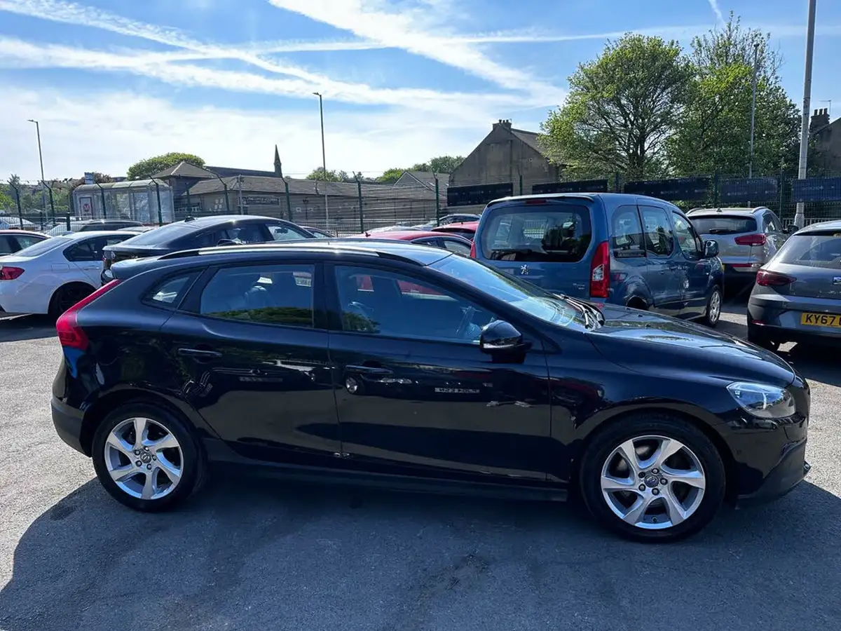 2014-volvo-v40-20td-d3-cross-country-lux-geartronic-big-9