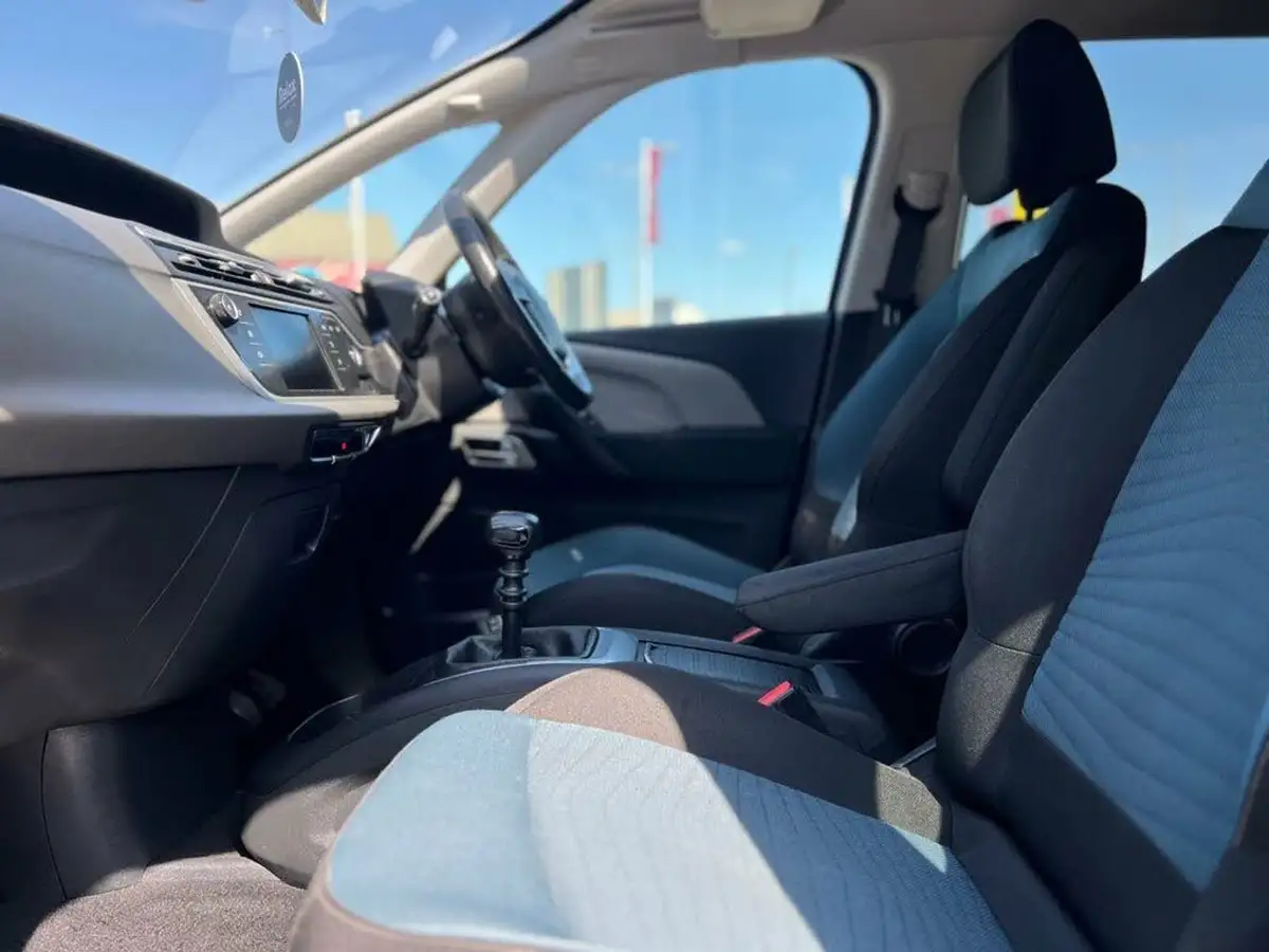 2018-citroen-grand-c4-spacetourer-12-puretech-feel-big-13