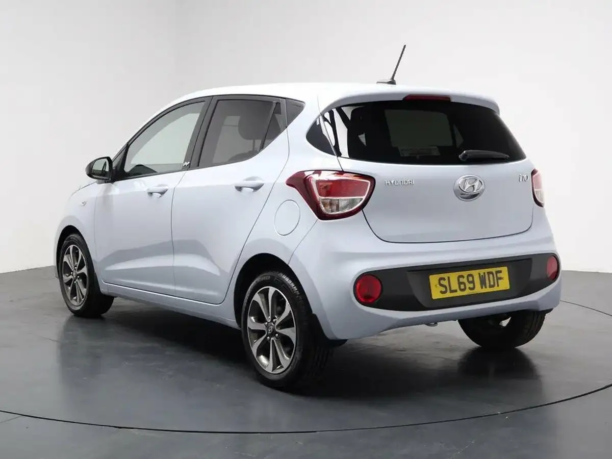 2019-hyundai-i10-10-play-big-8