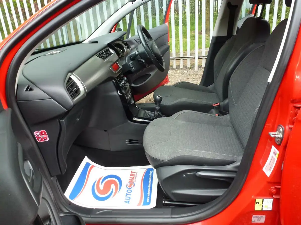 2016-citroen-c3-10-edition-big-10