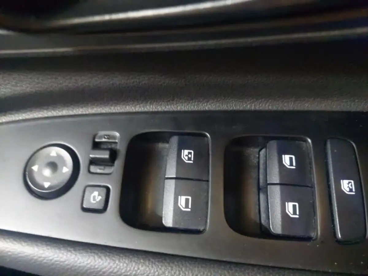 2021-hyundai-bayon-10-t-gdi-se-connect-big-18