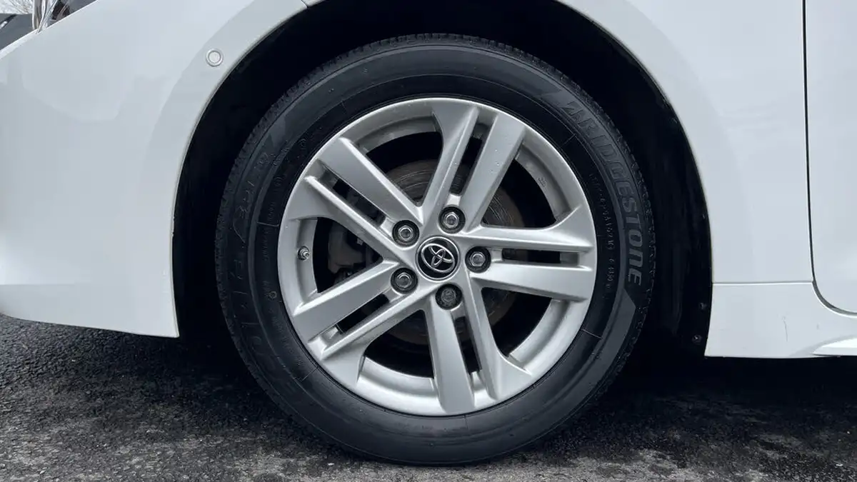 2021-toyota-corolla-18-vvt-i-icon-tech-spare-wheel-hatchback-5d-big-16