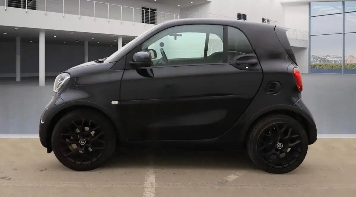 2016-smart-fortwo-09-edition-black-big-5