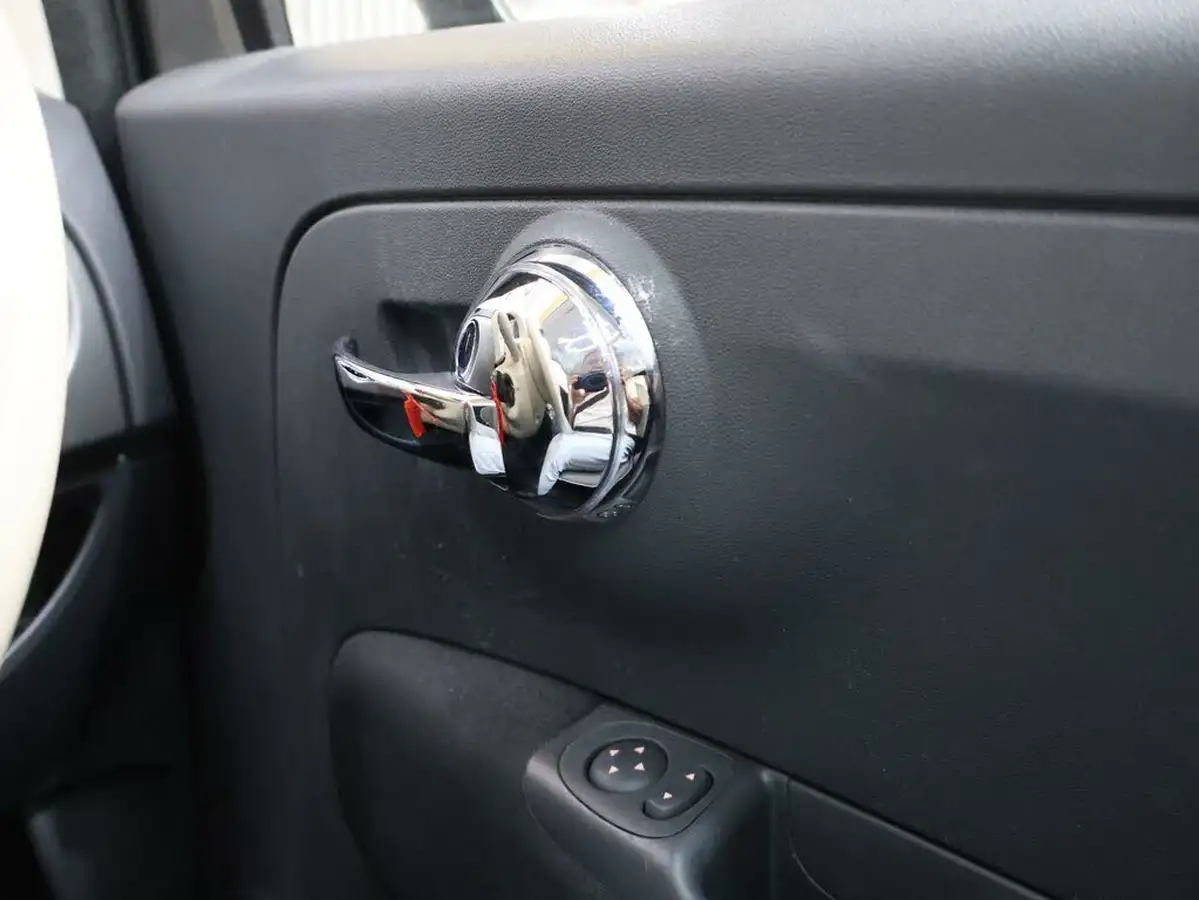 2017-fiat-500-12-lounge-big-30