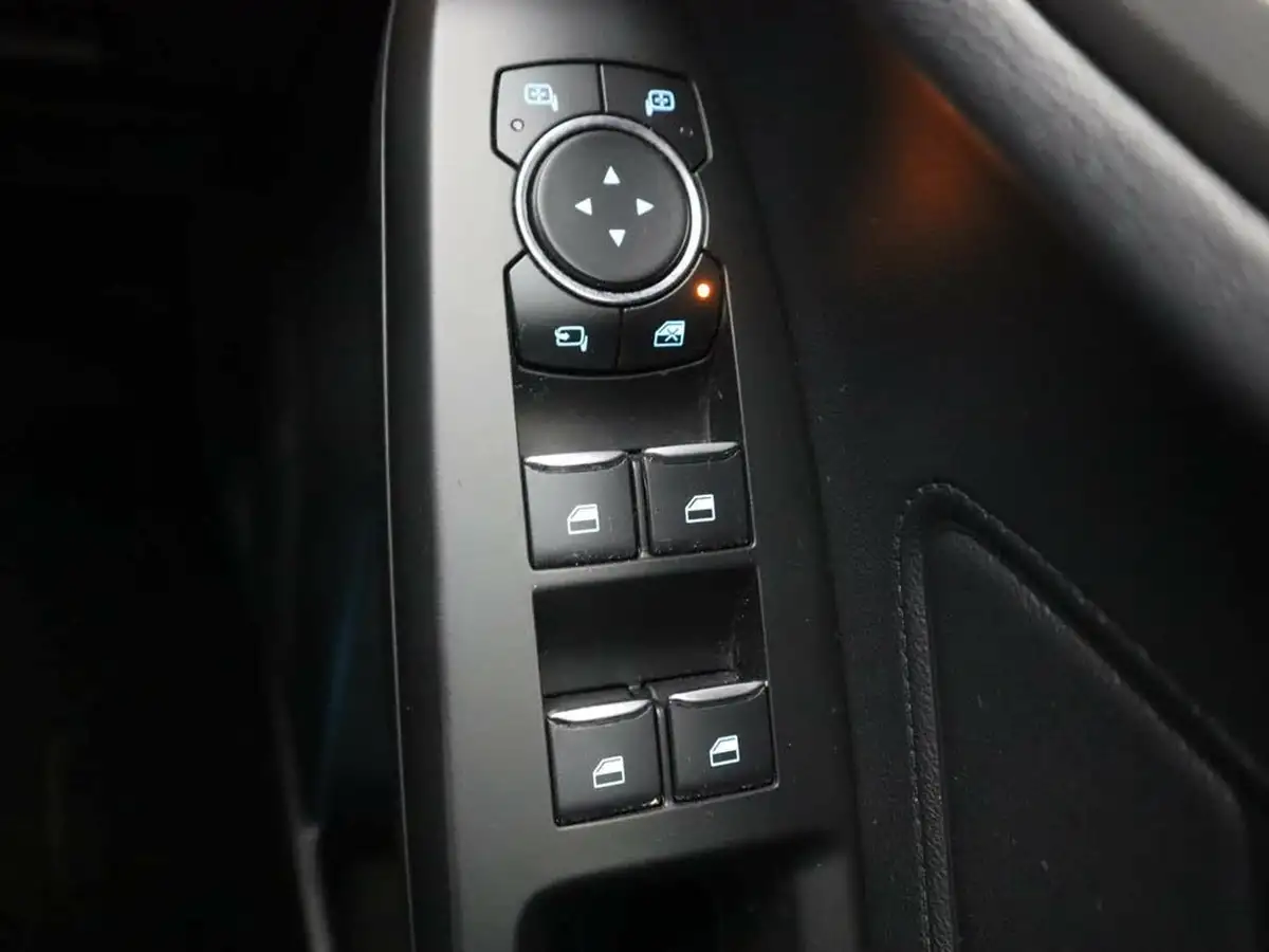 2019-ford-focus-10t-titanium-x-hatchback-big-39