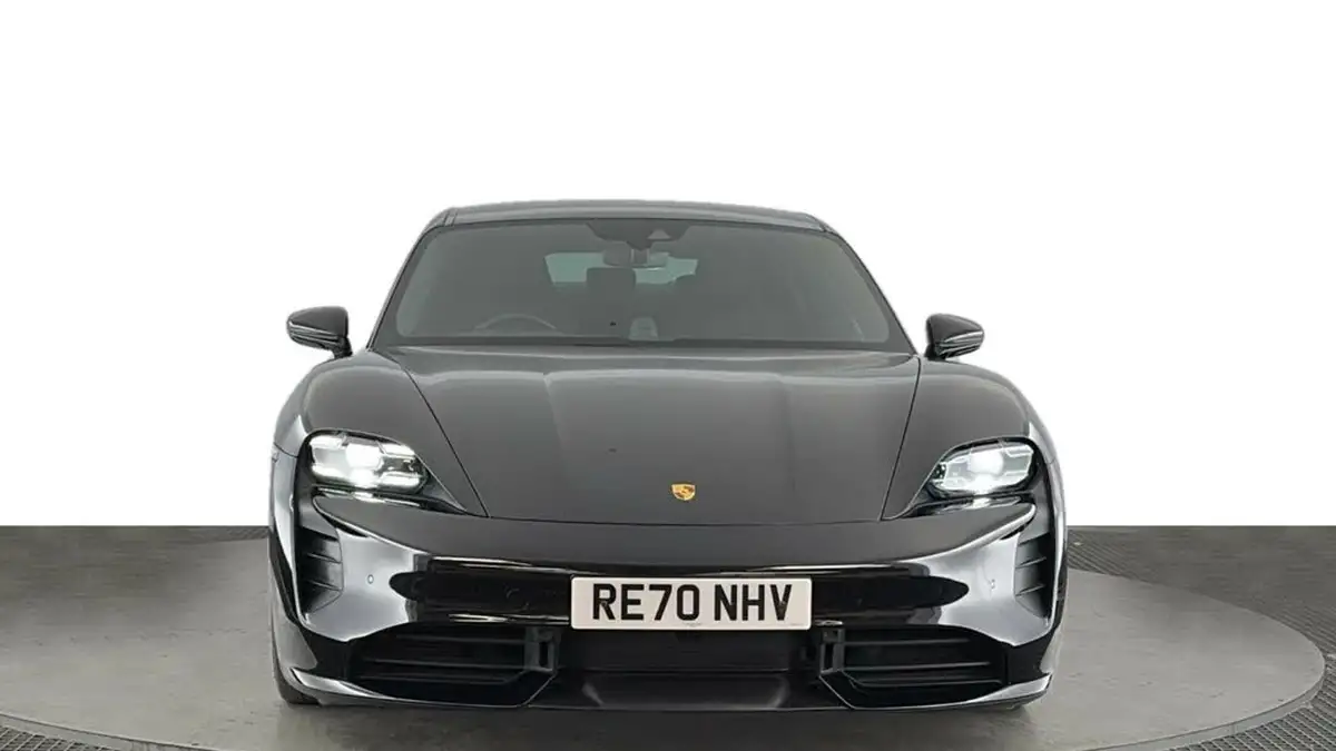 2020-porsche-taycan-e-turbo-big-7
