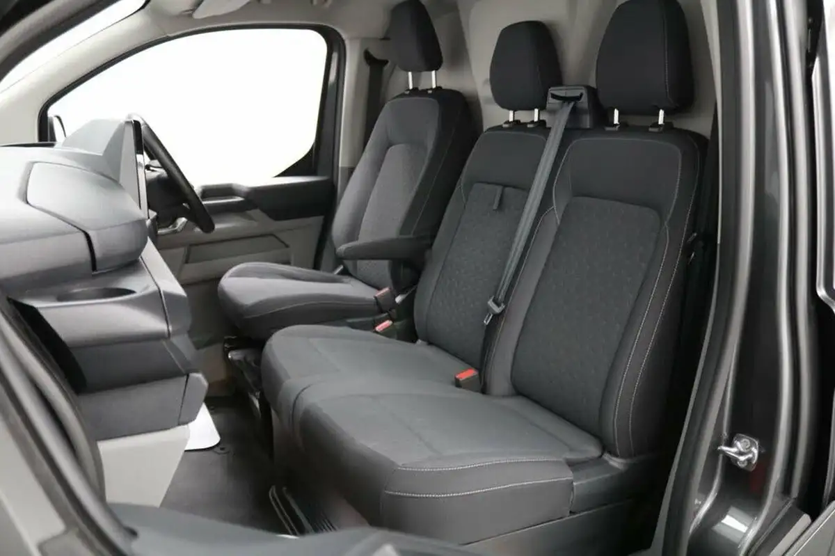 2023-ford-transit-custom-20tdci-320-l2h1-limited-136pseu6e-panel-van-1996cc-auto-big-20
