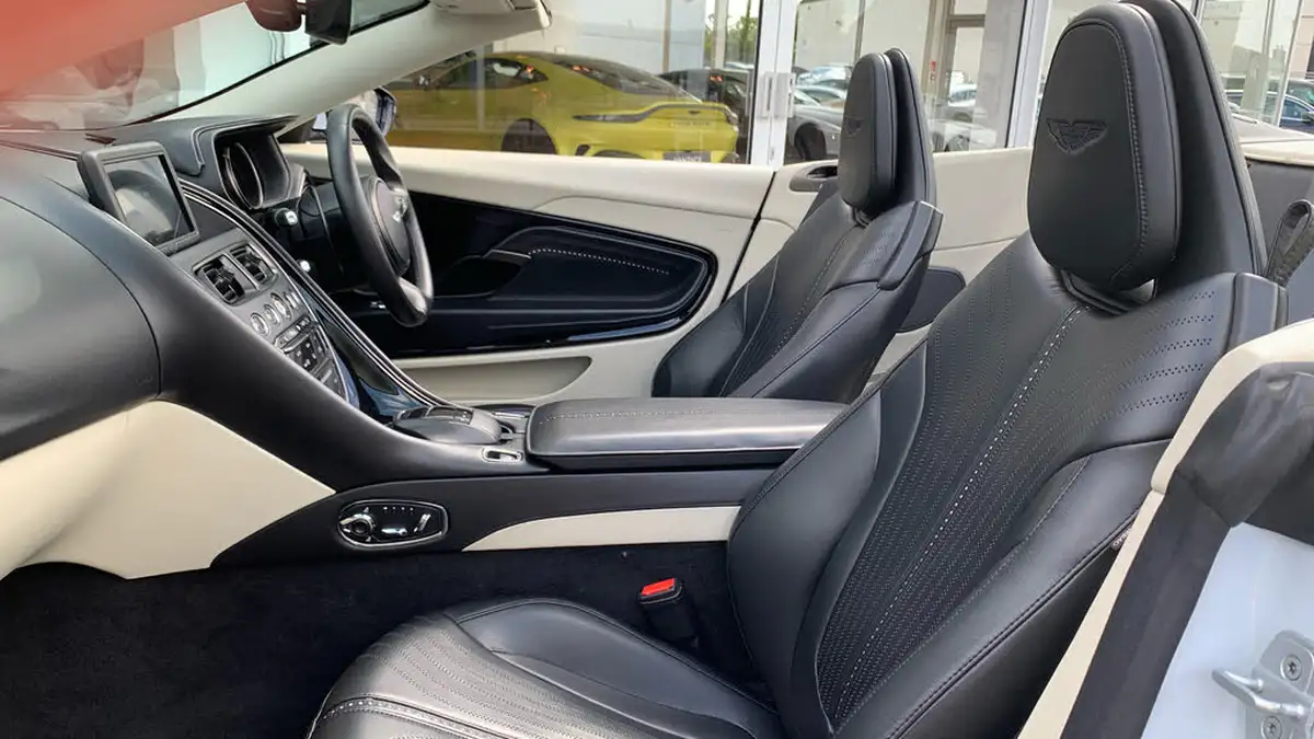 2021-aston-martin-db11-40-v8-503bhp-big-26