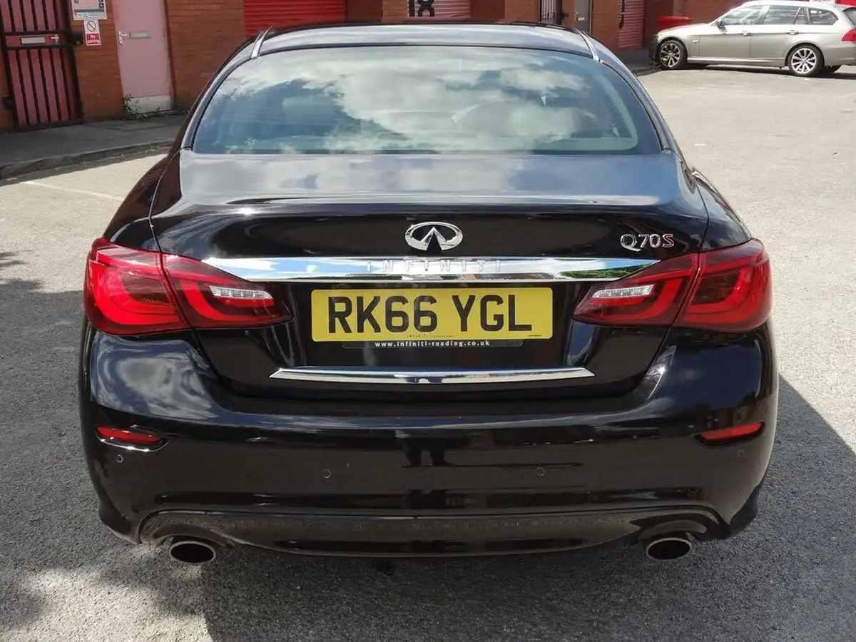 2016-infiniti-q70-22td-sport-big-6