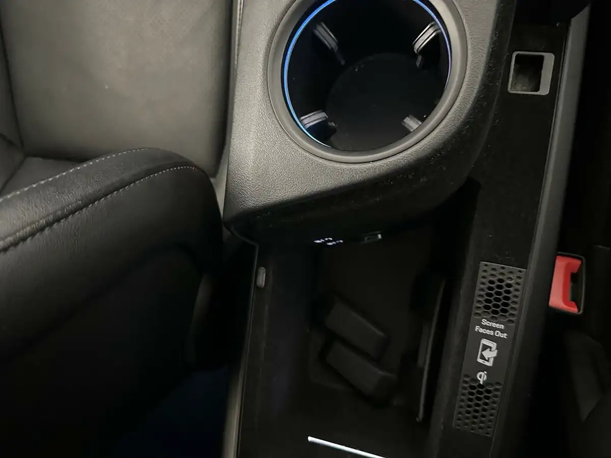 2021-porsche-taycan-e-base-476ps-performance-battery-plus-big-52