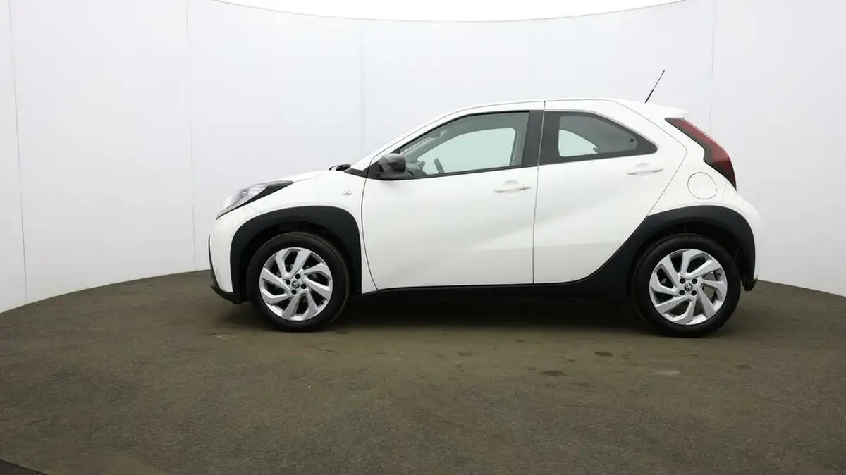 2023-toyota-aygo-x-10-vvt-i-pure-cvt-big-69