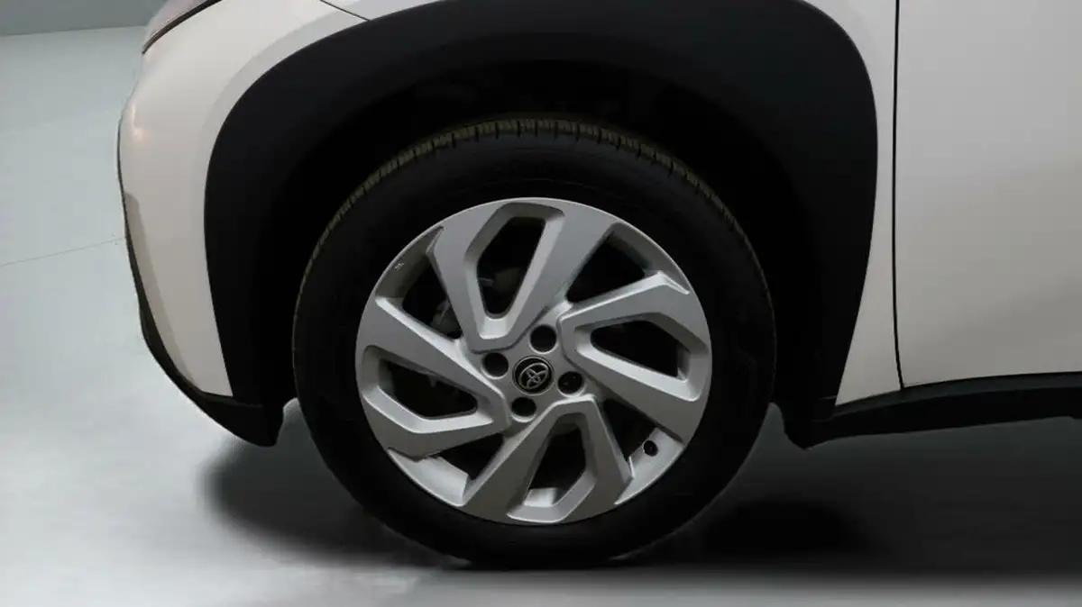 2023-toyota-aygo-x-10-vvt-i-pure-cvt-big-17