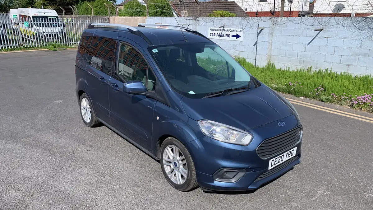 2020-ford-tourneo-courier-15tdci-titanium-big-17