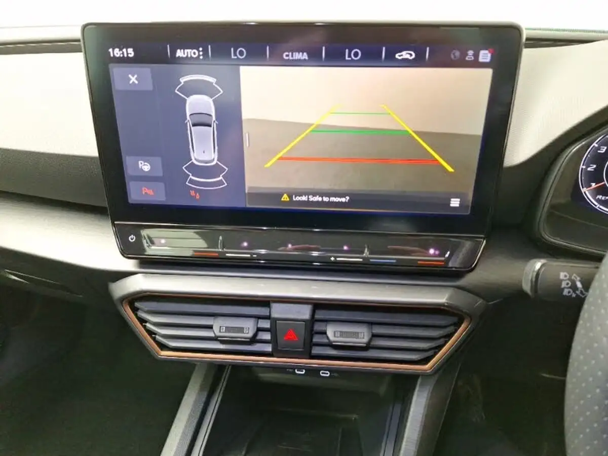 2024-cupra-leon-nf-15-etsi-v1-design-edition-hatchback-big-17