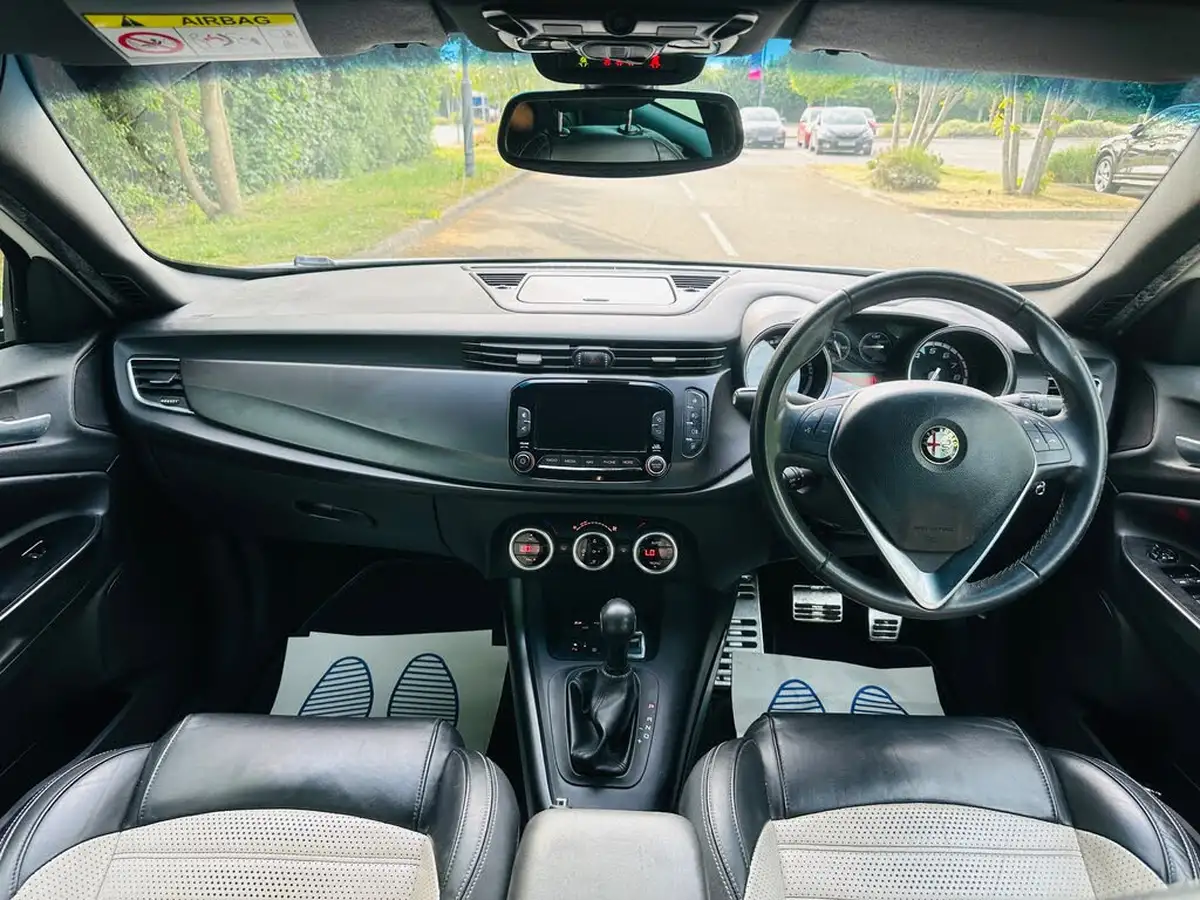 2016-alfa-romeo-giulietta-14-tb-collezione-alfa-tct-big-18
