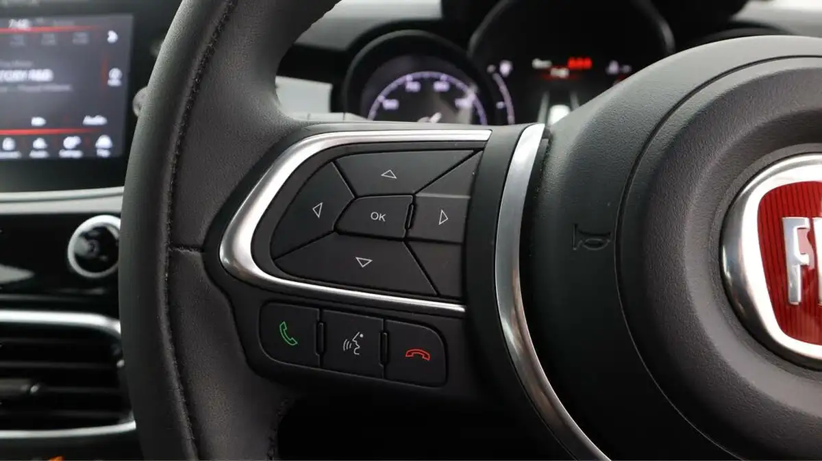 2020-fiat-500x-10-firefly-turbo-city-cross-ss-big-22
