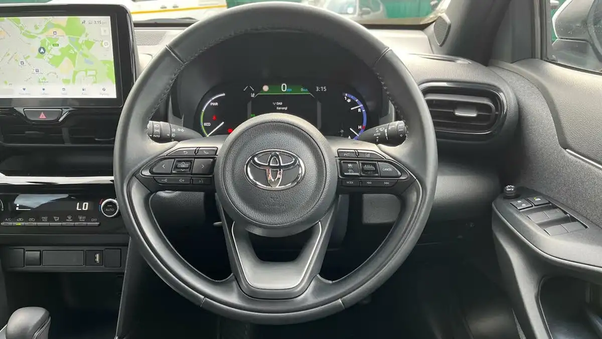 2022-toyota-yaris-cross-15-vvt-i-design-big-7