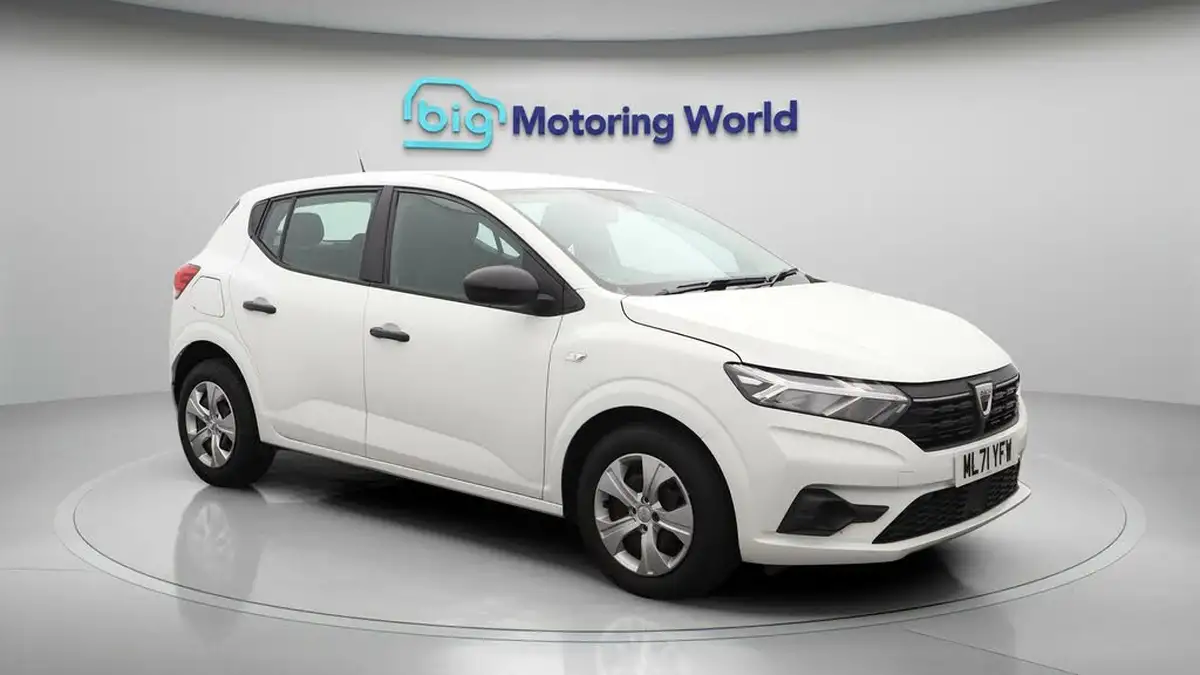 2021-dacia-sandero-10-sce-essential-big-1