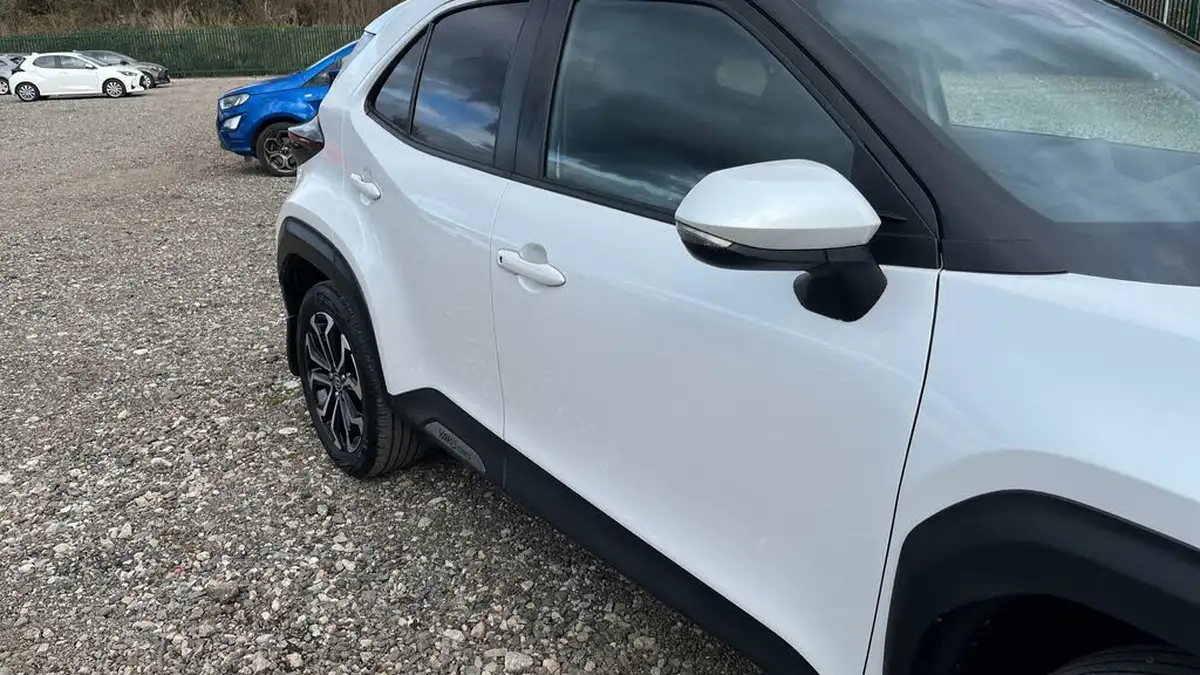 2022-toyota-yaris-cross-15-vvt-i-design-big-35