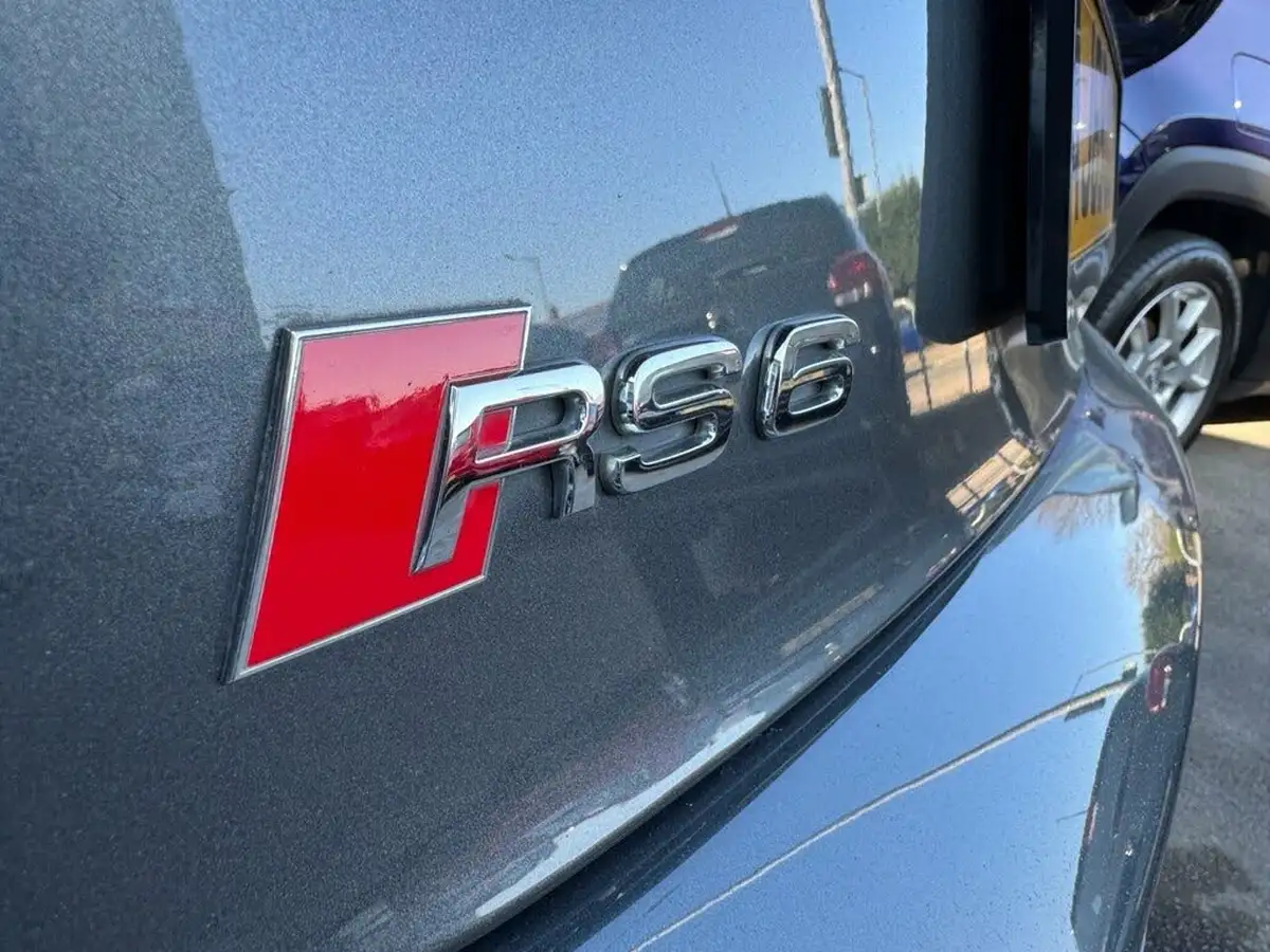 2015-audi-rs6-avant-40-quattro-big-15
