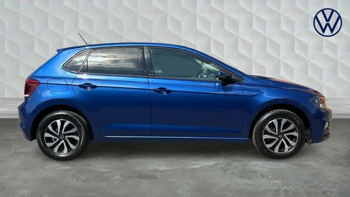 2021-volkswagen-polo-10-tsi-active-big-3