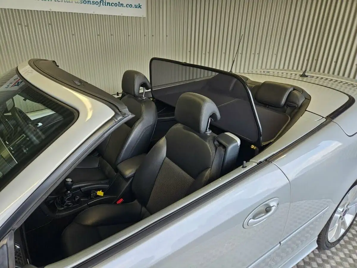 2010-saab-9-3-big-34