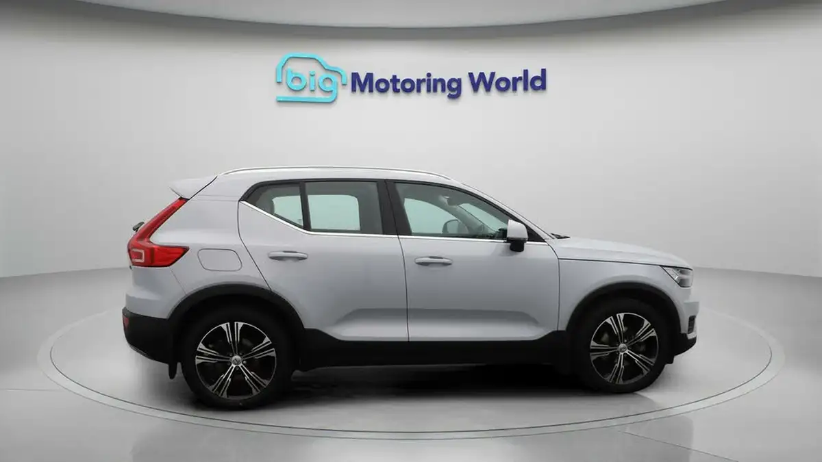 2022-volvo-xc40-20-b4-inscription-awd-big-8