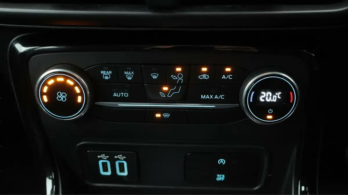 2019-ford-ecosport-10t-titanium-125ps-auto-big-11