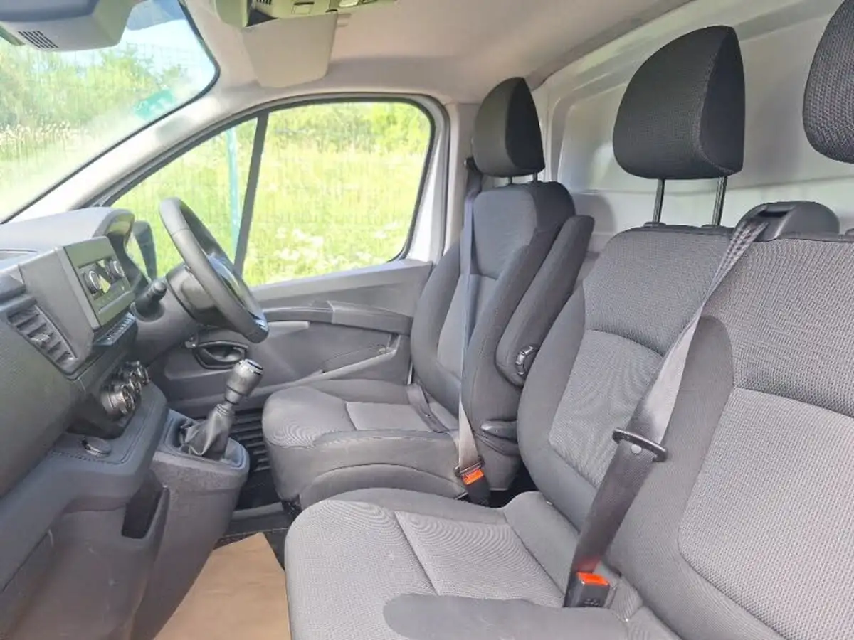 2022-renault-trafic-20dci-ll30-130-business-panel-big-4