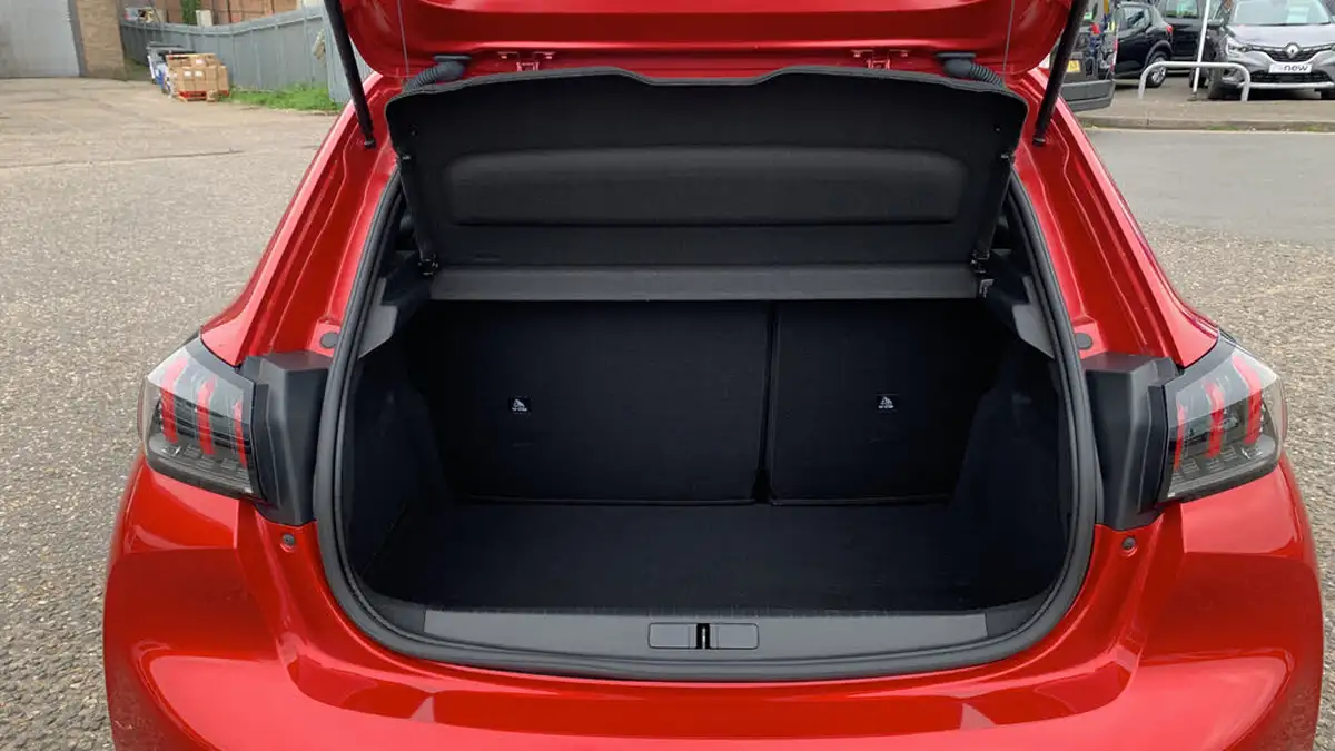 2023-peugeot-208-12-puretech-allure-premium-100ps-big-19