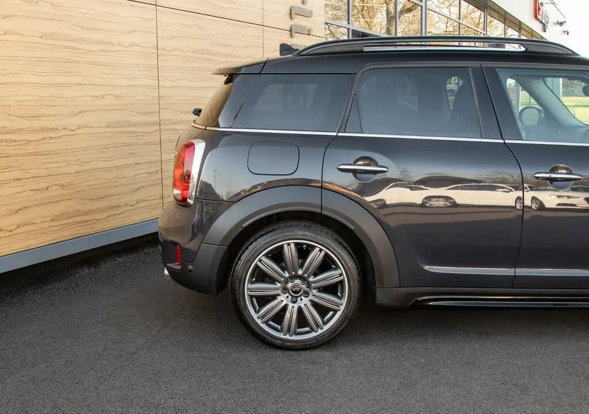 2018-mini-countryman-20-cooper-s-ss-big-7