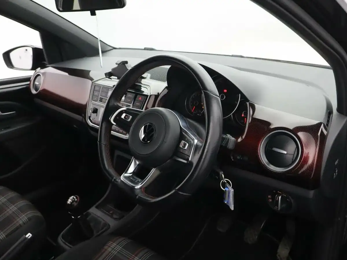 2021-volkswagen-up-10-gti-3d-big-11