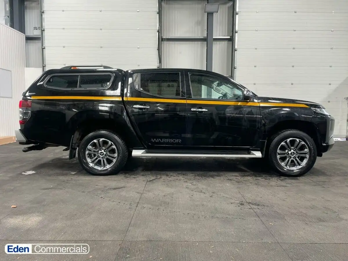 2020-mitsubishi-l200-22di-d-warrior-big-1