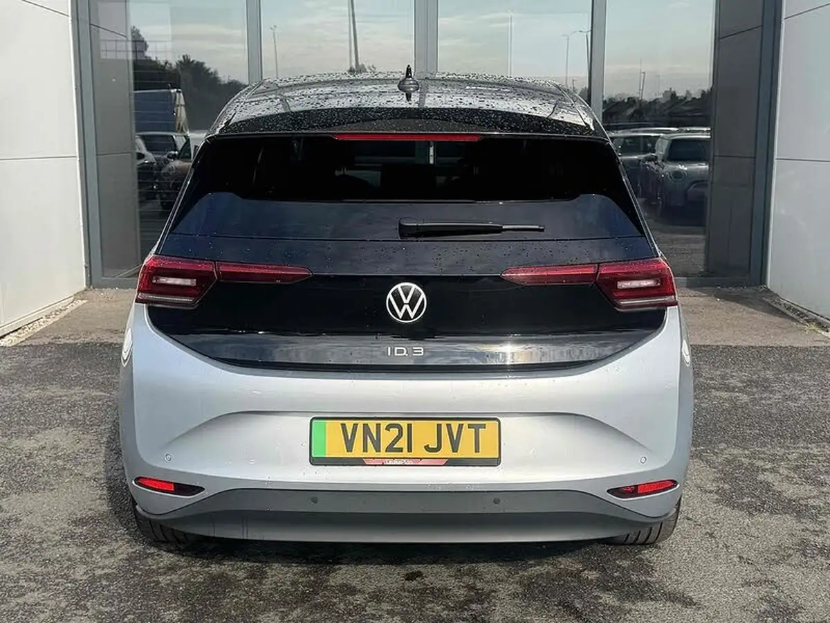 2021-volkswagen-id3-e-tour-big-15