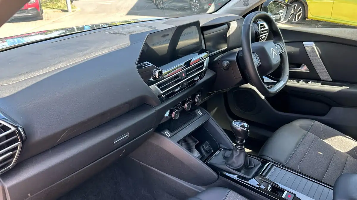 2023-citroen-c4-12-puretech-sense-big-11